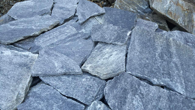 Kamień gnejs siwy